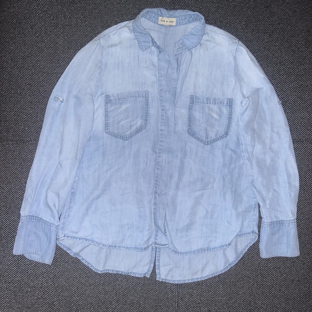 Cloth & Stone Women's Denim Blue Chambray Fish Tail Button Shirt Size Medium M